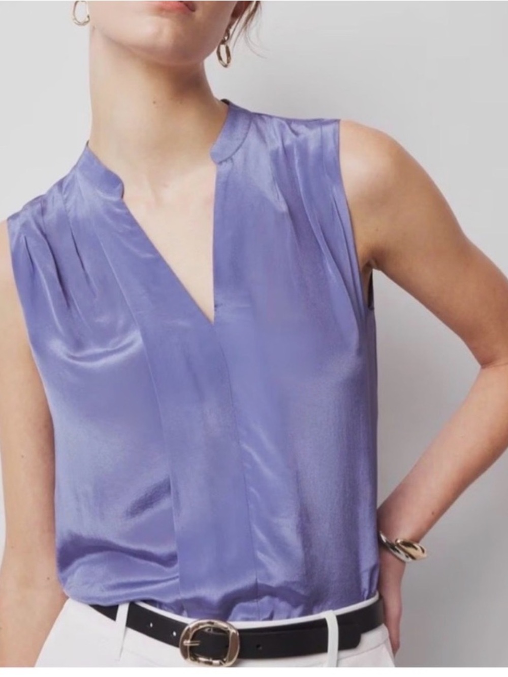 NEW White House Black Market WHBM Pleat Front Shell Velvet Morning SZ M